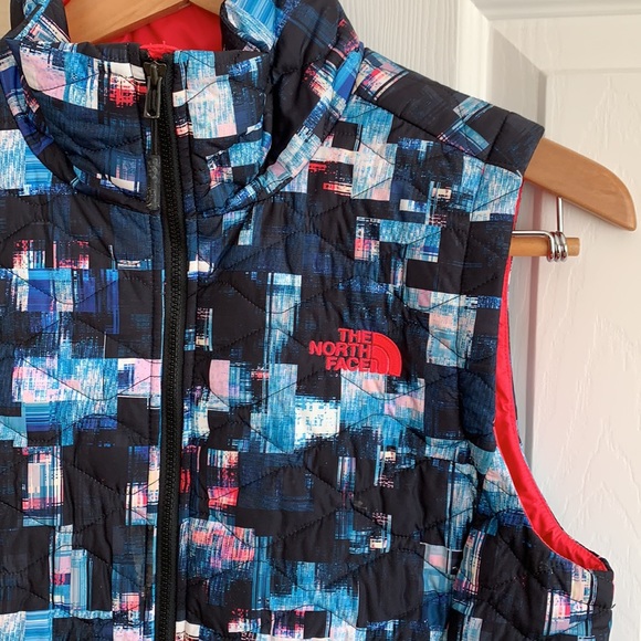 ⚡️North face vest! - Picture 2 of 5